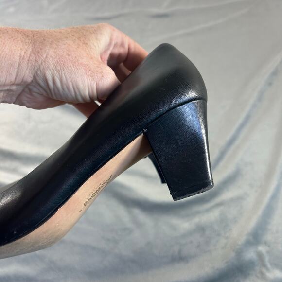 Trotters Signature Black Leather Heels women's size 8 - Picture 3 of 8